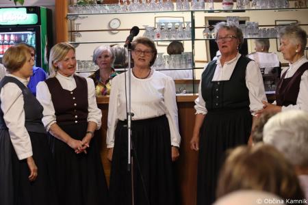 Slavnostna podelitev priznanj in cvetja briljantnim, bisernim in zlatim parom (12)
